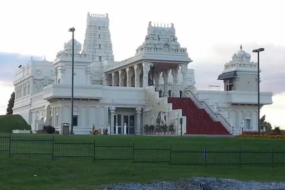 தாக்குதல் நடத்தப்பட இருந்த இலினாய்ஸ் இந்துக் கோவில்.