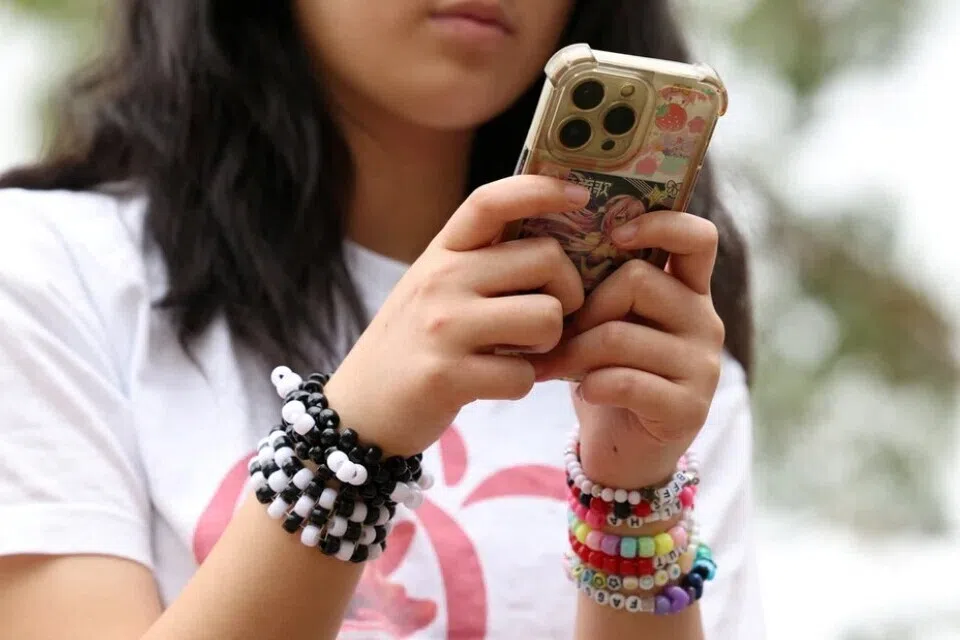 ஆஸ்திரேலியாவில் நடப்புக்கு வந்தது 16 வயதுக்கு உட்பட்டோருக்கான சமூக ஊடகத் தடை