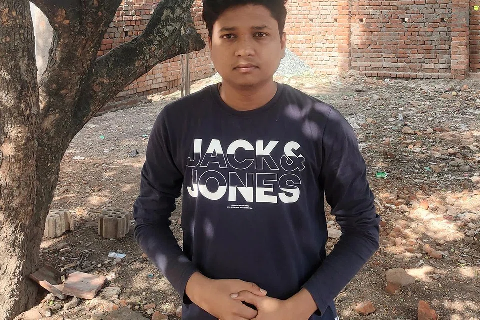 முதலீடு செய்து அதில் வந்த லாபத்தின் மூலம் குடும்பத்துக்கு உதவிக்கரம் நீட்ட முடிந்ததாக ஸ்ட்ரெய்ட்ஸ் டைமசிடம் கூறினார் தேவ‌ஷி‌ஷ் டேய், 24.