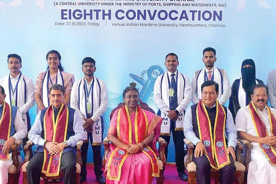 பட்டமளிப்பு விழாவில் அதிபர் முர்மு.