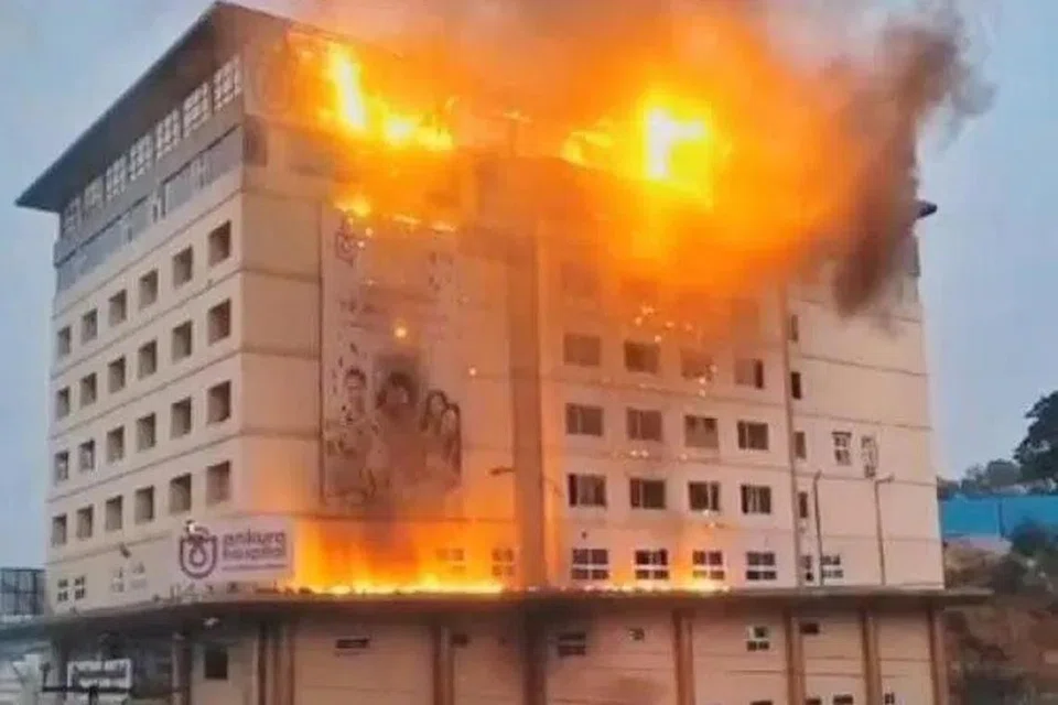 ஹைதராபாத்தின் குடிமல்கப்பூரில் உள்ள அங்குரா மகளிர், குழந்தைகள் மருத்துவமனை.