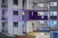 புளோக் 9ஏ பூன் தியோங் ரோட்டின் வெளிப்புறத்தில், ஊதா நிறம் பல்வேறு சாயல்களில் பூசப்பட்டது. அதில் குறிப்பாக, கருமை அதிகம் கொண்டுள்ள ஊதா நிறம் காண்பதற்கு அழகாக இல்லை என்று சில வட்டாரவாசிகள் தெரிவித்தனர்.