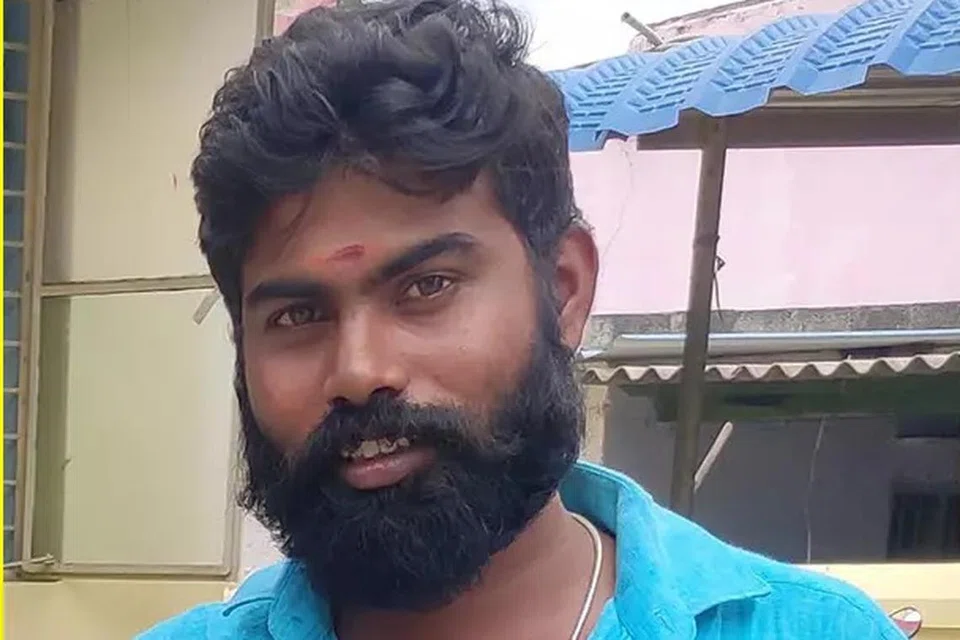 கிருஷ்ணகிரி மாவட்ட இளைஞர் பாசறை செயலாளராக உள்ள சிவராமன்.