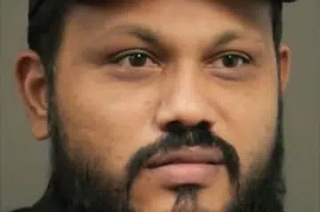 விஸ்வாஷ்குமார் ரமேஷ்.