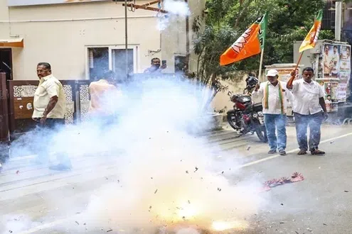 சட்டப்பேரவைத் தேர்தல் முடிவுகள்: பாஜக கூட்டணி வசமானது பீகார்