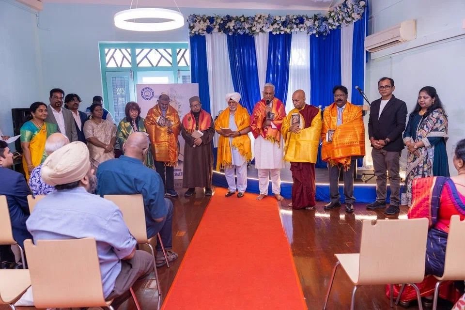  டாக்டர் அப்துல் கலாம் தமது வாழ்நாள் முழுதும் வலியுறுத்திய சமய நல்லிணக்கத்தைப் போற்றும் வகையில் நிகழ்ச்சியில் கலந்துகொண்ட பல்வேறு சமயங்களைச் சார்ந்த பெரியோர்க்குச் சிறப்பு செய்யப்பட்டது.