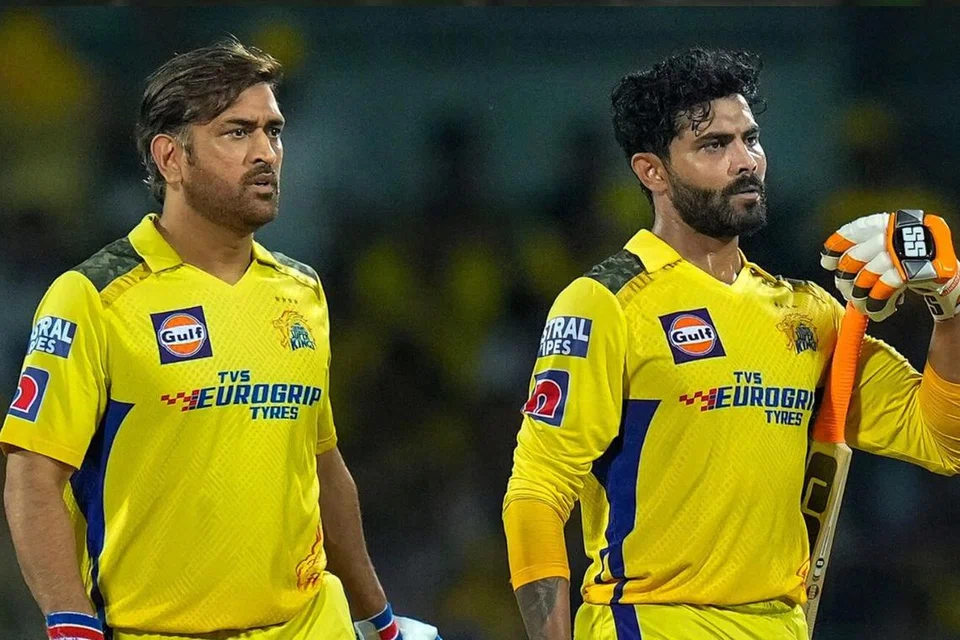 சென்னை அணிக்கு விளையாடும் நட்சத்திர வீரர்கள்  டோனி, ஜடேஜா.