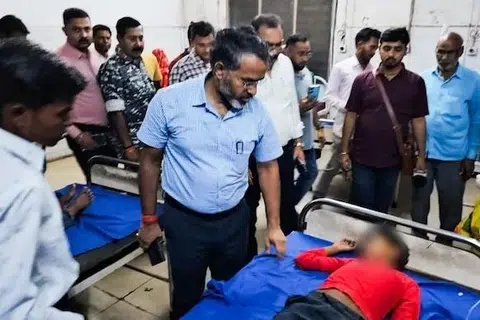 மருத்துவமனையில் சிகிச்சை பெற்றுவந்த 6 வயதுச் சிறுவன் உயிரிழந்தான். அவனது மறைவு குடும்பத்தினரிடையே ஈடுசெய்ய முடியாத துயரத்தை ஏற்படுத்தியதோடு ஒட்டுமொத்த கிராமத்தையே சோகத்தில் ஆழ்த்தியது.