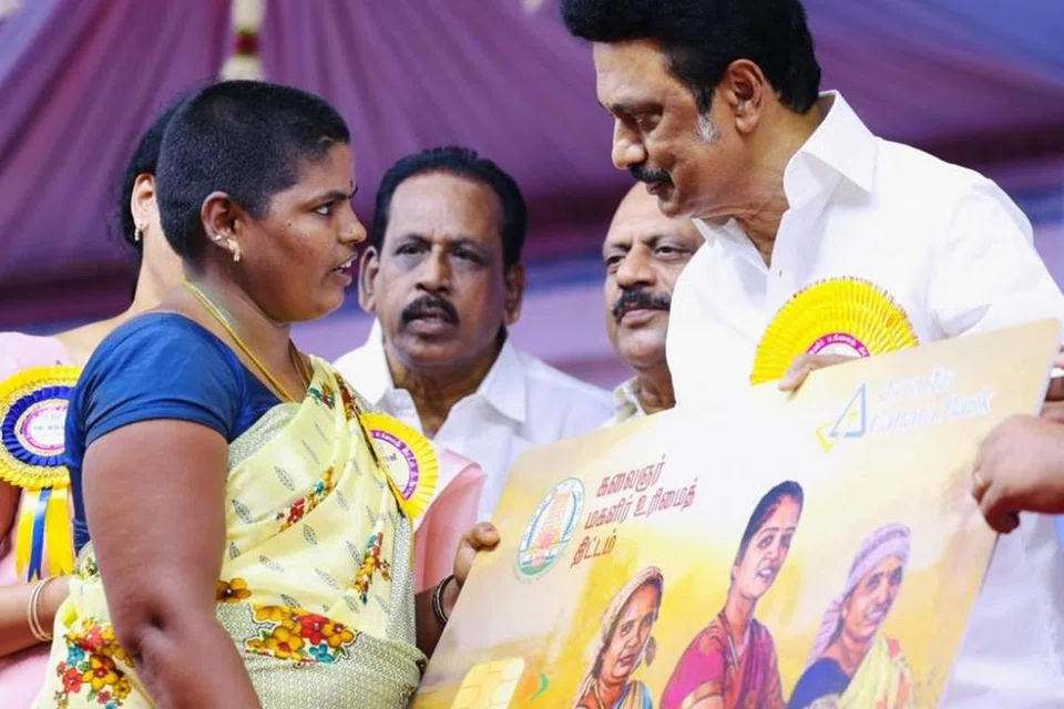 தேர்தல் நெருங்கி வருவதால் வண்ணஜாலம் காட்டி மக்களை ஏமாற்றும் வேலையில் பாஜக இறங்கியுள்ளது என்று கூறியுள்ளார் தமிழ்நாடு முதல்வர் மு.க.ஸ்டாலின்.