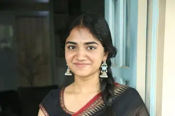 மாளவிகா மனோஜ்.