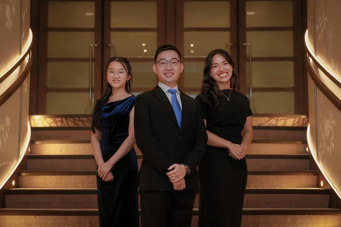 சேவை மனப்பான்மை கொண்ட மூவருக்கு அதிபர் கல்விமான் விருது