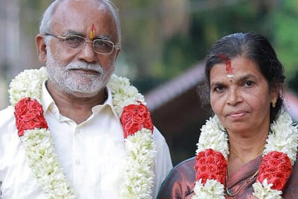  62 வயது மணமகன் ராதாகிருஷ்ண குருப், 60 வயது மணமகள் மல்லிகா குமாரி.