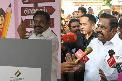 தனது சொந்த ஊரான சேலம் மாவட்டம், சிலுவம்பாளையத்தில் உள்ள வாக்குச்சாவடியில் வாக்களித்த அதிமுக பொதுச்செயலாளர் எடப்பாடி பழனிசாமி. 