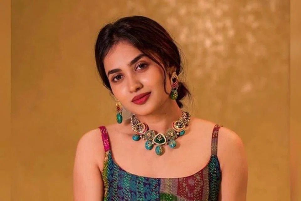 தேஜு அஸ்வினி.