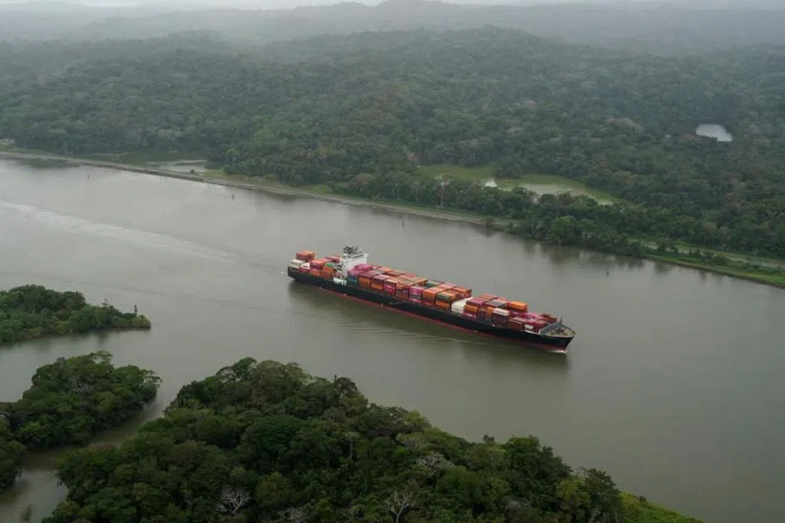 அமெரிக்க கப்பல்கள் கட்டணம் செலுத்த வேண்டும்: பனாமா