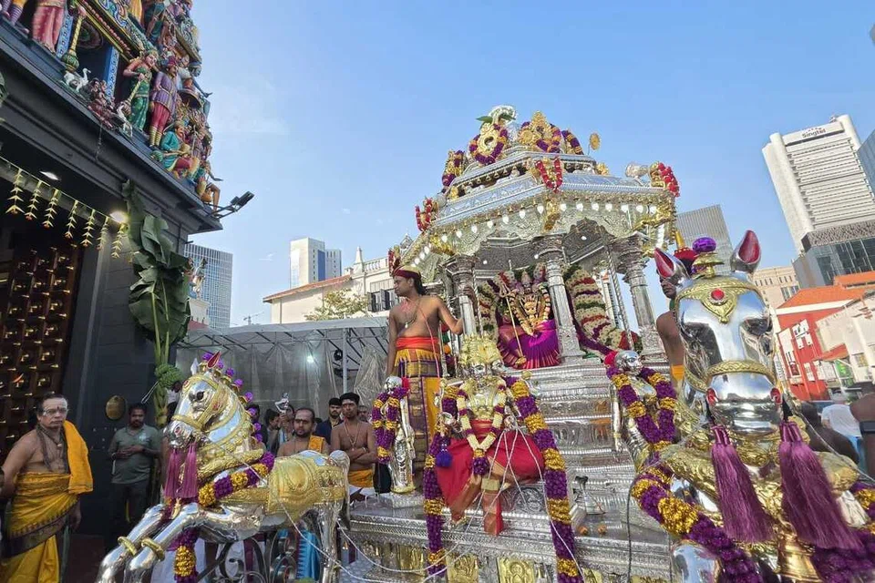 ஸ்ரீ மாரியம்மன் கோயில் வெள்ளி ரதம்.