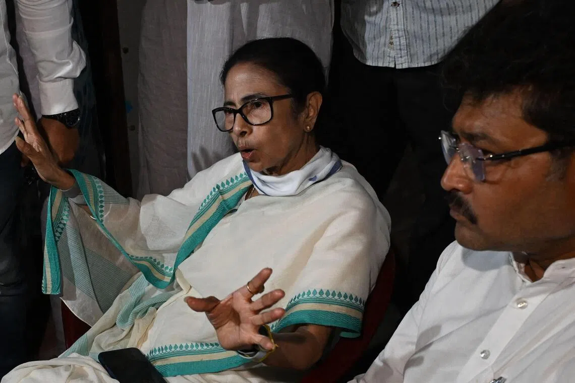 என்னைத் தாக்கினர்: மம்தா பானர்ஜி குற்றச்சாட்டு