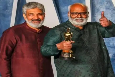 கீரவாணியுடன் ராஜமௌலி.
