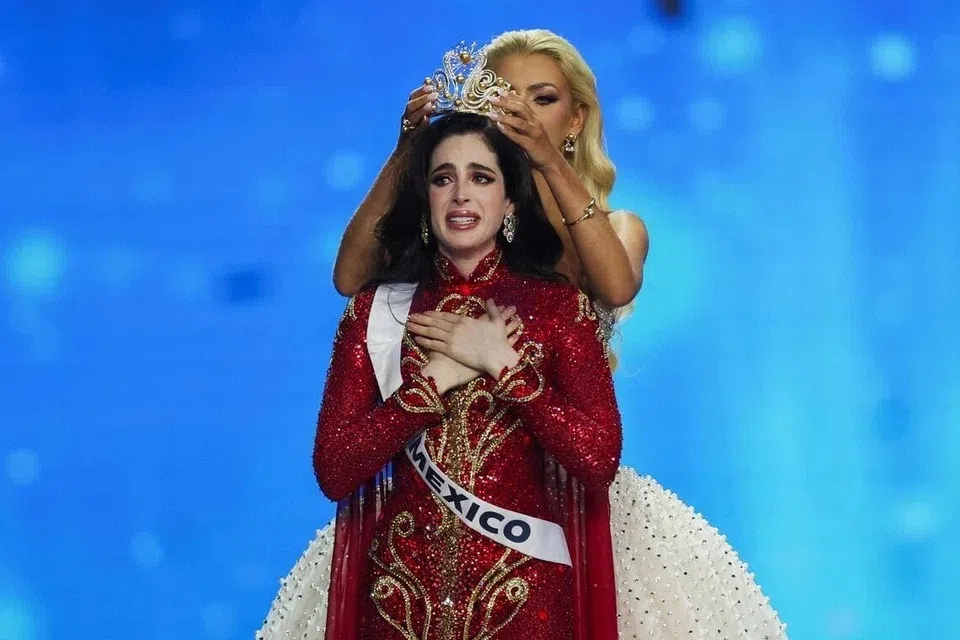 பிரபஞ்ச அழகி 2025: மகுடம் சூடினார் மெக்சிகோவின் ஃபாத்திமா போஷ்