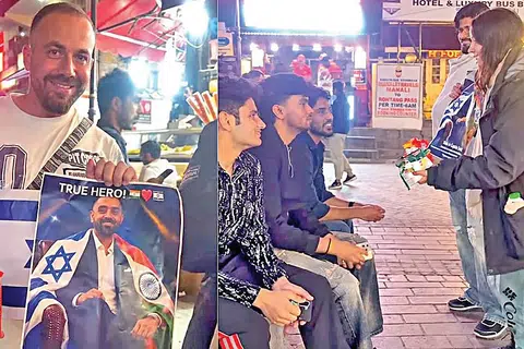 ஏ.ஆர். ரஹ்மானின் ‘வந்தே மாதரம்’ பாடல் பின்னணியில் ஒலிக்க, உள்ளூர் மக்களுடனும் இந்தியச் சுற்றுலாப் பயணிகளுடனும் அன்பைப் பகிர்ந்துகொண்டு இனிப்புகளை வழங்கி தங்களின் நன்றியை வெளிப்படுத்தினர்.