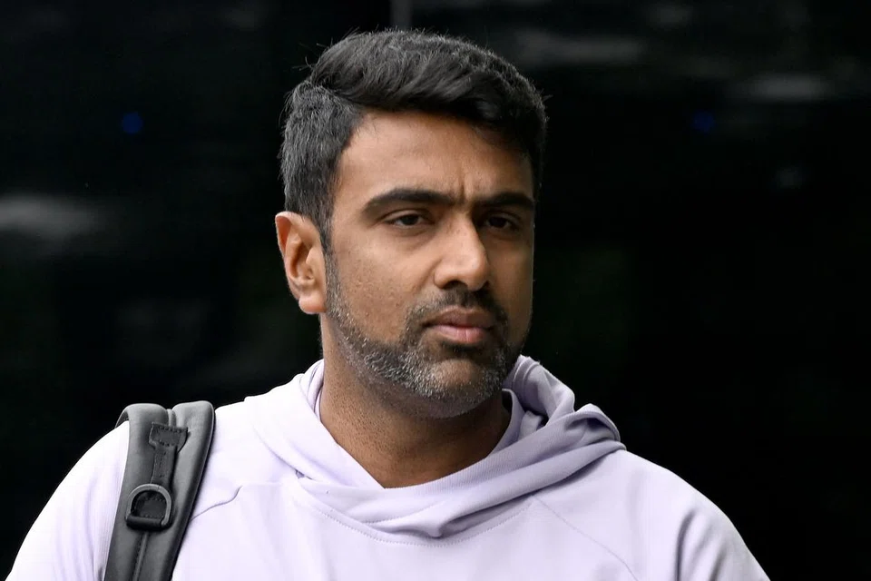 அனைத்துலக கிரிக்கெட்டிலிருந்து ஓய்வுபெற்ற 24 மணி நேரத்திற்குள் சொந்த ஊரான சென்னைக்குத் திரும்பினார் இந்திய கிரிக்கெட் வீரர் ரவிச்சந்திரன் அஸ்வின்.