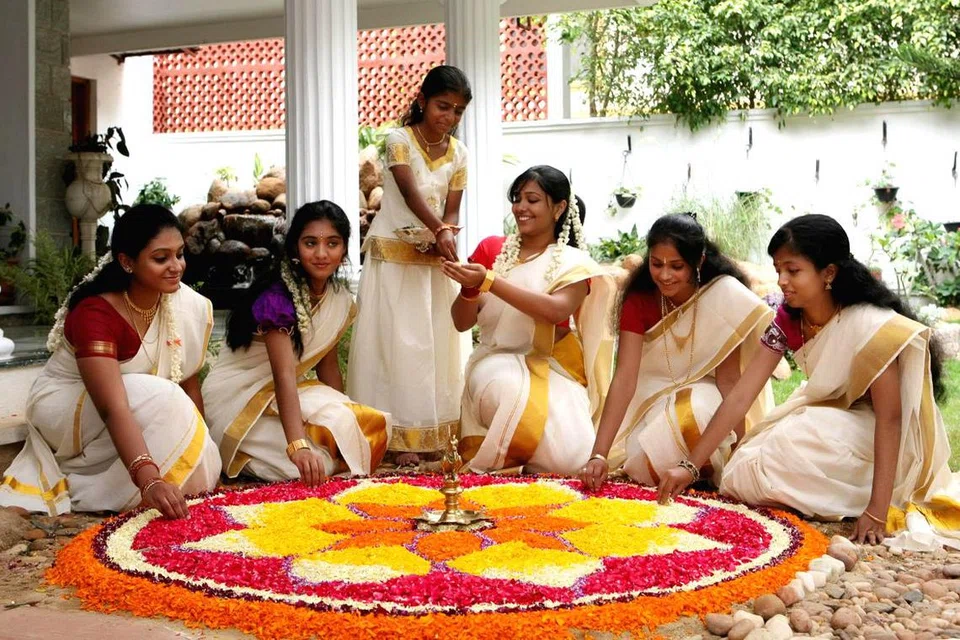 கேரள மக்களின் பண்டிகையான ஓணம் செவ்வாய்க்கிழமை (ஆகஸ்ட் 29) கொண்டாடப்படுகிறது.