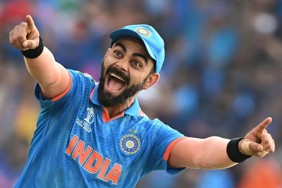 பாகிஸ்தானுக்கு எதிரான உலகக் கிண்ணப் போட்டியில் அவ்வணி வீரர் முகம்மது ரிஸ்வான் ஆட்டமிழந்ததைக் கொண்டாடும் விராத் கோஹ்லி.