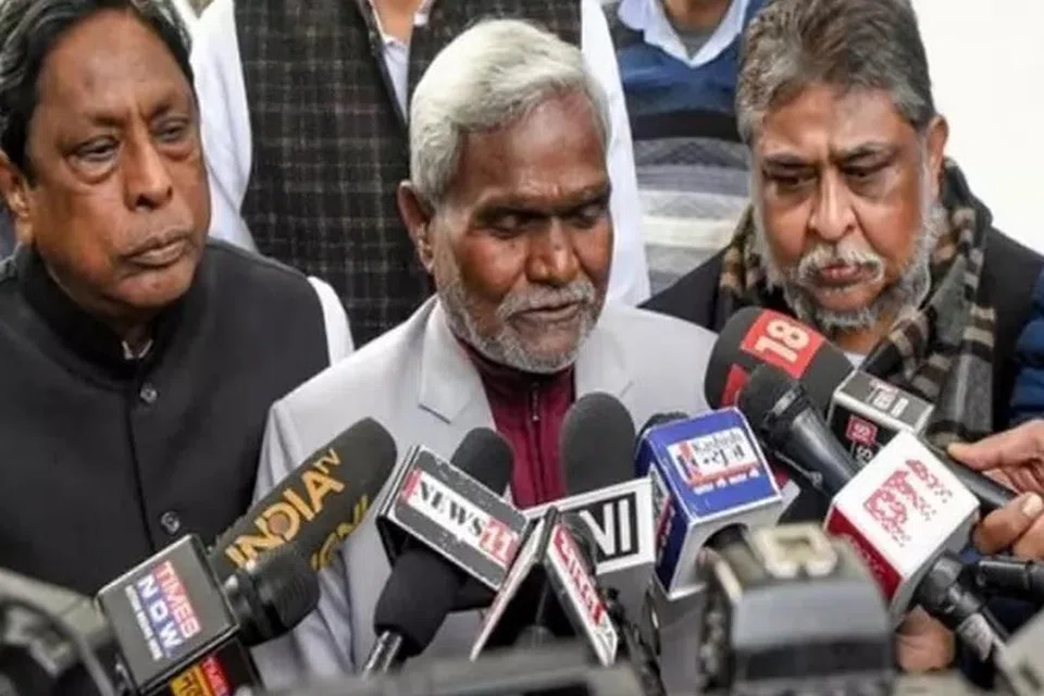 ஜார்கண்ட் சட்டமன்றத்தில் மொத்தம் 81 சட்டமன்ற தொகுதிகள் உள்ள நிலையில், சம்பாய் சோரன் அரசுக்கு 47 சட்டமன்ற உறுப்பினர்கள் ஆதரவு தெரிவித்துள்ளனர்.