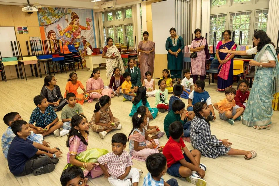 உமறுப்புலவர் தமிழ்மொழி நிலையத்தில் நடந்த கலந்துரையாடலில் கலந்துகொண்ட சிறுவர்கள். 