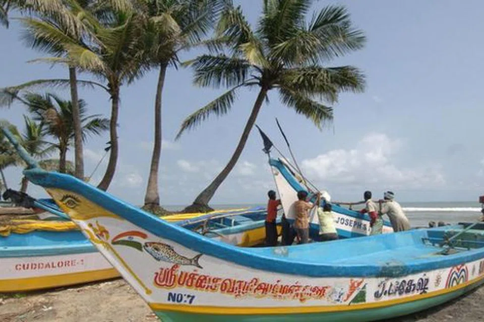 ராமேசுவரம் கடற்பகுதியில் மீன்பிடி படகுகள்.