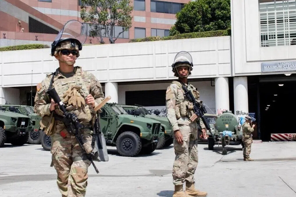 அமெரிக்காவின் சில நகரங்களில் இருந்து தேசியப் பாதுகாப்புப் படை மீட்பு