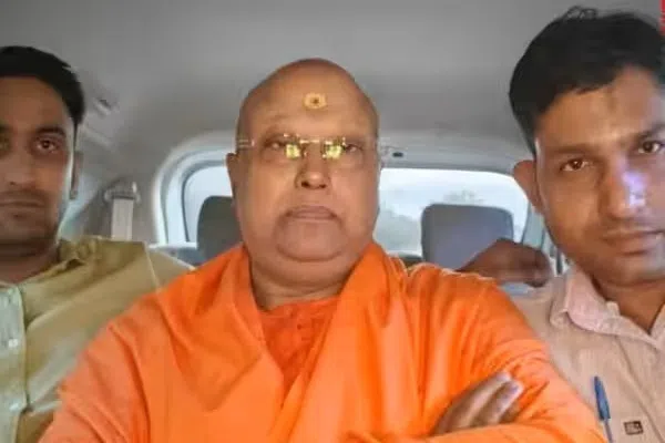 பாலியல் தொல்லை; ஆக்ராவில் சாமியார் கைது