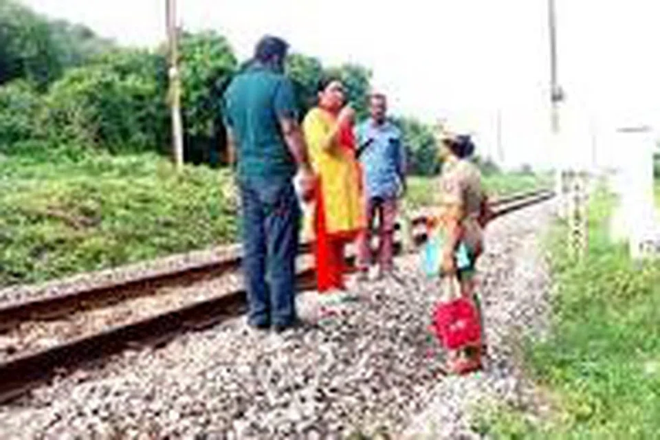 அருகிலுள்ள கிராம மக்களிடம் விசாரணை நடைபெறுகிறது.