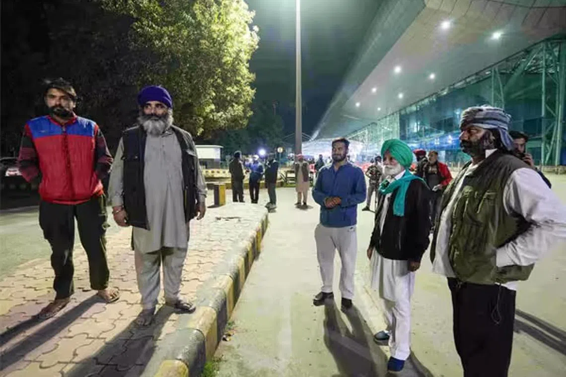 அமெரிக்காவிலிருந்து நாடுகடத்தப்பட்ட 112 பேருடன் அமிர்தசரசில் தரையிறங்கிய மூன்றாவது விமானம்