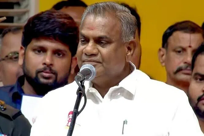 கட்சித் தொண்டர்களுக்குத் தவெக எச்சரிக்கை