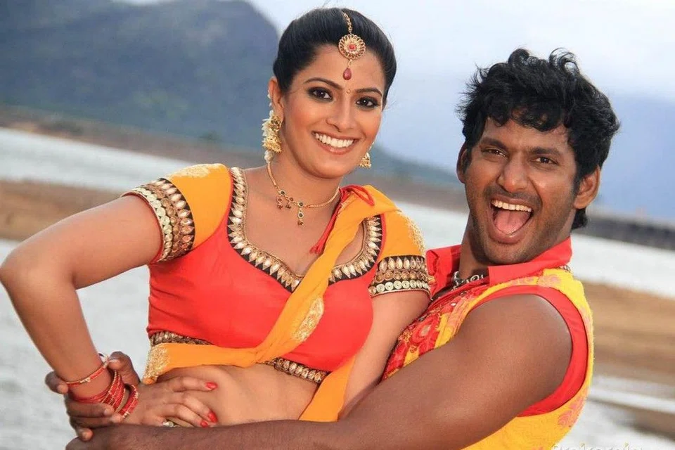 வரலட்சுமியுடன் விஷால். 