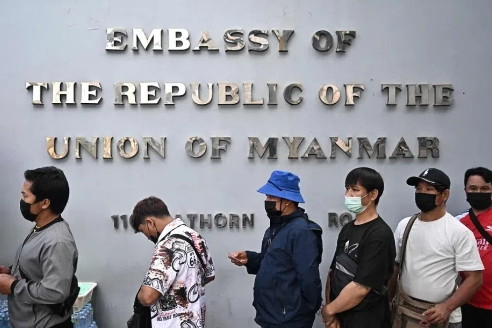 மியன்மார் தேர்தல்: பலத்த பாதுகாப்புடன் பேங்காக்கில் நடைபெற்ற வாக்குப்பதிவு