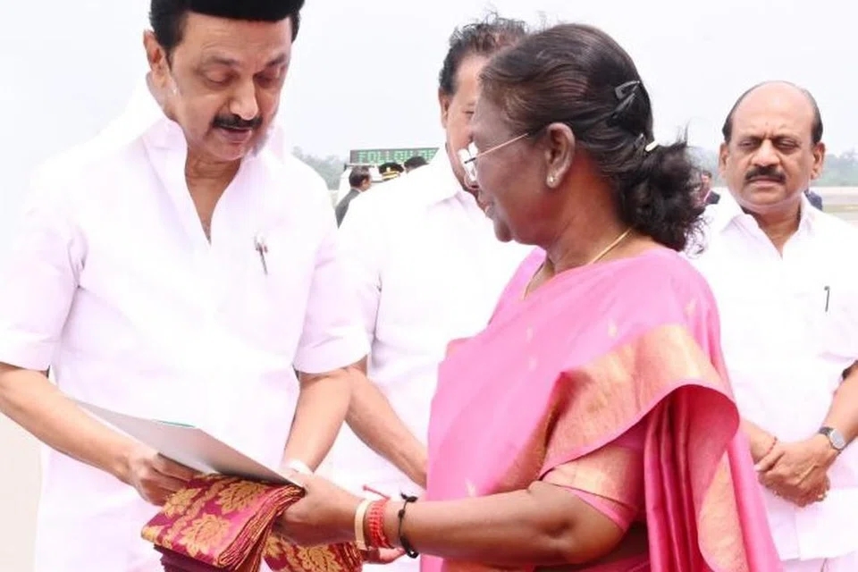 சென்னைக்கு வருகை தந்த குடியரசுத்தலைவர் திரௌபதி முர்மு.