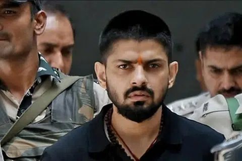 சிறையில் வைக்கப்பட்டுள்ள லாரன்ஸ் பிஷ்னோய்யின் கும்பல் கனடாவில் துப்பாக்கிச் சூடு, பணம் பறிப்பு, கொலை உள்ளிட்ட பல்வேறு குற்றச்செயல்களில் ஈடுபட்டு வருவதாகக் கூறப்படுகிறது.
