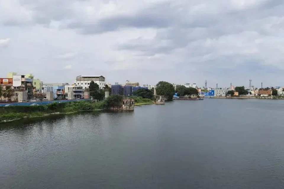 தமிழகத்தில் நீர்நிலைகளை, டிஜிட்டல் முறையில் நில அளவை செய்யும் பணிகள் நடந்து வருகின்றன.