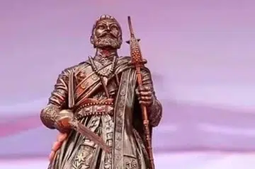 கடந்த 2003ஆம் ஆண்டு ஆக்ஸ்ஃபர்ட் பதிப்பகம் ‘சிவாஜி: இஸ்லாமிய இந்தியாவின் இந்து மன்னன்’ என்ற ஆங்கிலப் புத்தகத்தை வெளியிட்டது.