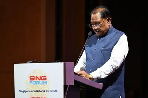 சிங்கப்பூரில் திங்கட்கிழமை (அக்டோபர் 5) நடைபெற்ற சிங்கப்பூர்-இந்தியா வளர்ச்சிக் கூட்டமைப்பு மாநாட்டில் உரையாற்றிய சத்தீஸ்கர் மாநில முதல்வர் விஷ்ணு தியோ சாய், மாநிலத்தில் குவிந்துள்ள வாய்ப்புகளை சிங்கப்பூர் நிறுவனங்கள் பயன்படுத்த அழைப்பு விடுத்தார்.
