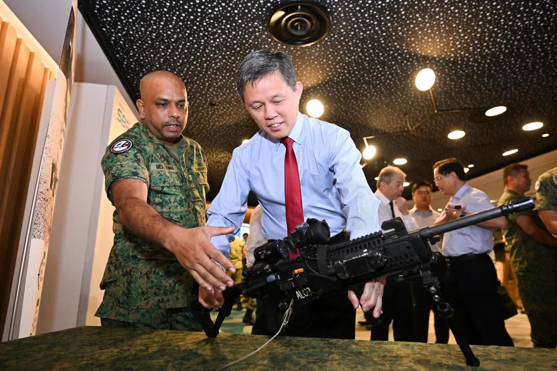 சிங்கப்பூர் ஆயுதப் படையின் நம்பகத்தன்மை முதலீட்டாளர்களுக்குச் சிங்கப்பூர் மீது நம்பிக்கையை ஏற்படுத்தியுள்ளது: அமைச்சர் சான்