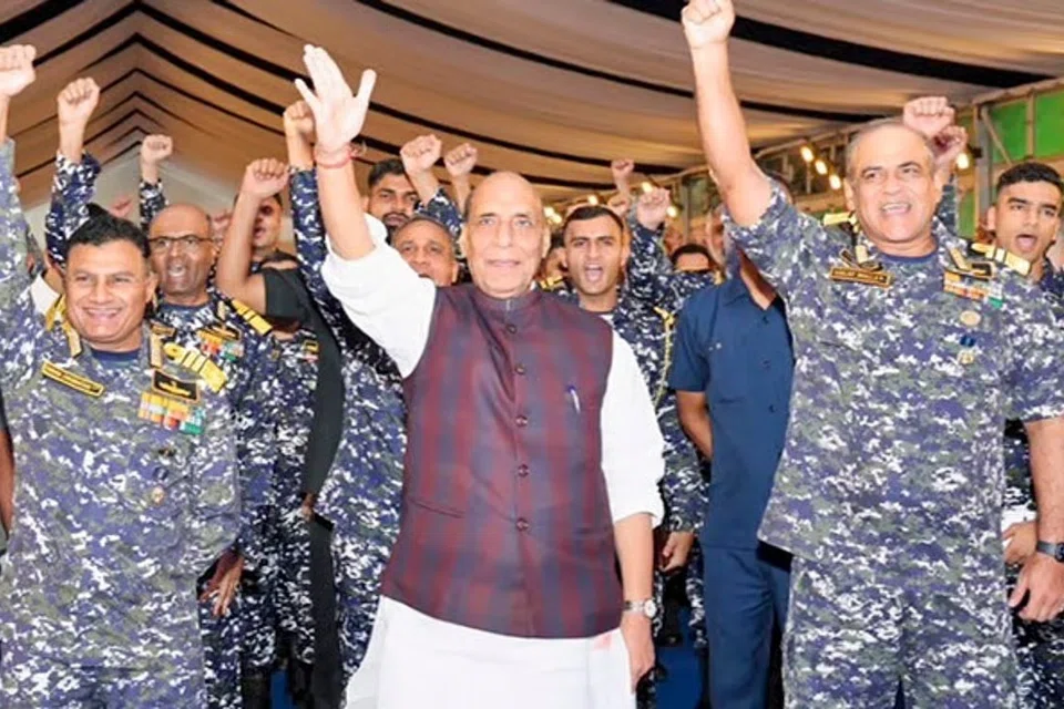 இந்தியக் கடற்படைக்காக உள்நாட்டிலேயே உருவாக்கப்பட உள்ள முதலாவது கடற்படை ஆதரவுக் கப்பலின் கட்டுமானப் பணியை திரு ராஜ்நாத் சிங் தொடங்கி வைத்தார்