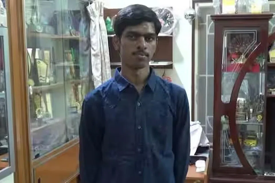 மாணவன் சஞ்சய்.