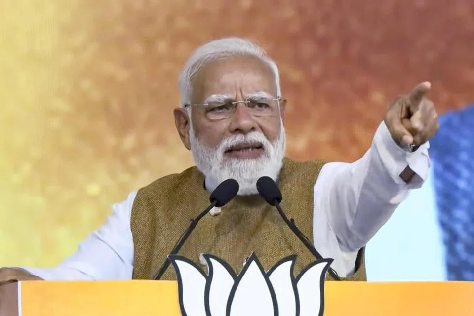 சென்னை மதுராந்தகத்தில் வெள்ளிக்கிழமை (ஜனவரி 23) நடைபெற்ற தேசிய ஜனநாயக கூட்டணிப் பொதுக்கூட்டத்தில்  பிரதமர் நரேந்திரமோடி உரையாற்றினார்.