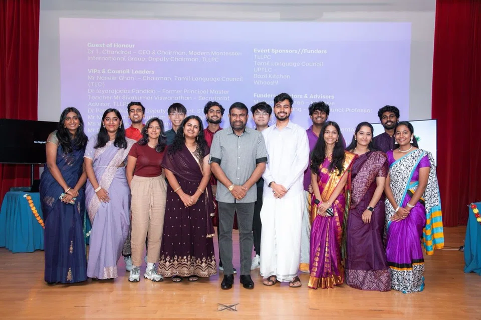 சிறப்பு விருந்தினர் முனைவர் டி.சந்துருவுடன் ‘எடுவில்’ குழுமம்.