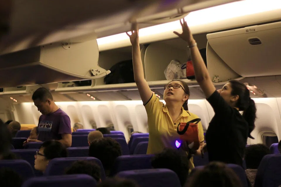 விமானப் பயணப் பாதுகாப்பை உறுதிசெய்யவே இத்தகைய கொள்கைகள் நடப்பில் இருப்பதாக மலேசியா ஏர்லைன்ஸ் வலியுறுத்தியது.
