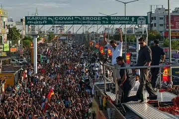 39 பேர் உயிரிழந்த துயரச் சம்பவம் தொடர்பில் பிரதமர் மோடி, காங்கிரஸ் முன்னாள் தலைவர் ராகுல் காந்தி உள்ளிட்ட தலைவர்கள் இரங்கல் தெரிவித்துள்ளனர்.