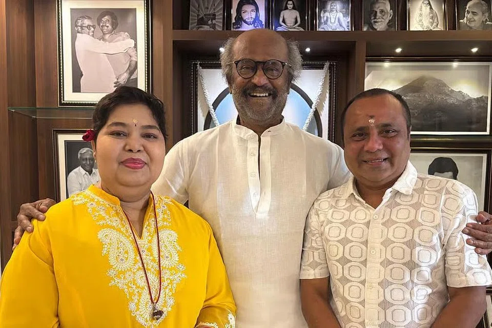 ரஜினியுடன் கணேஷ்கர், ஆர்த்தி.